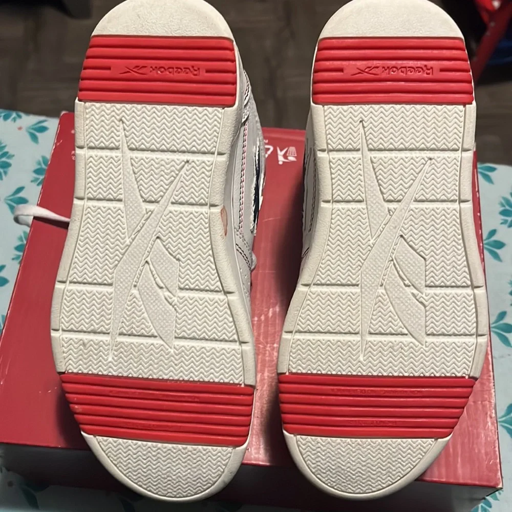 Kids Reebok Sneakers - Picture 6 of 6